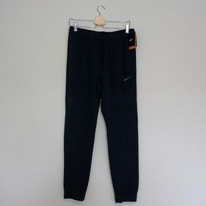 Men’s Nike Dri-Fit joggers. NWT.